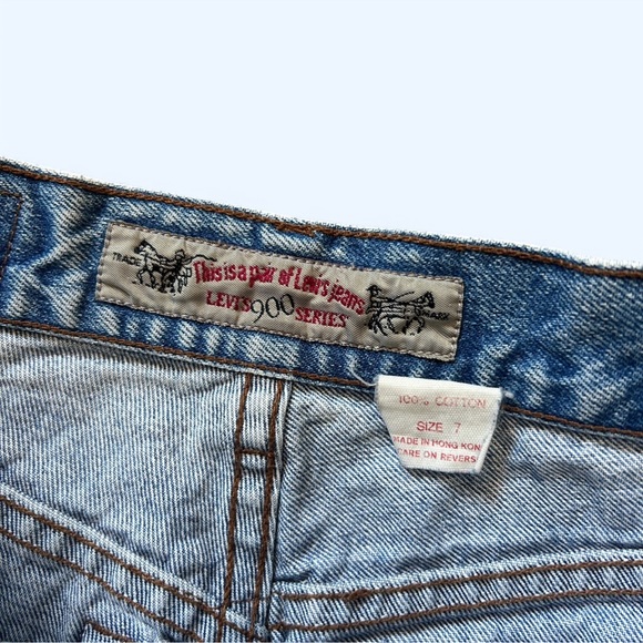 90s Vintage Levi’s mom Jeans - Picture 4 of 5